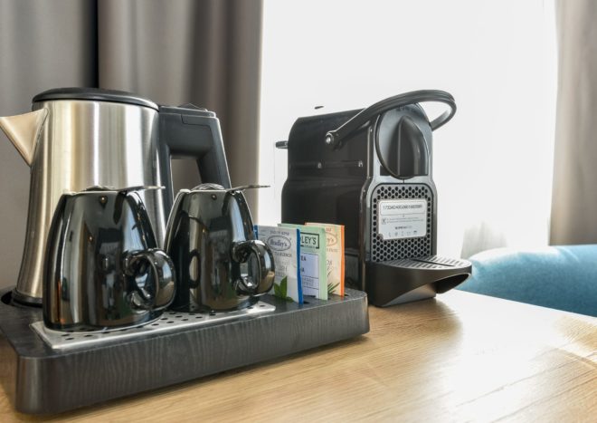 Nespresso koffie apparaat en theefaciliteiten op de Suite kamer