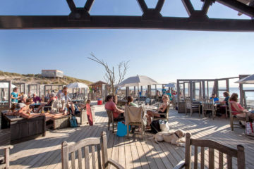 Paviljoen hoppen Texel strand